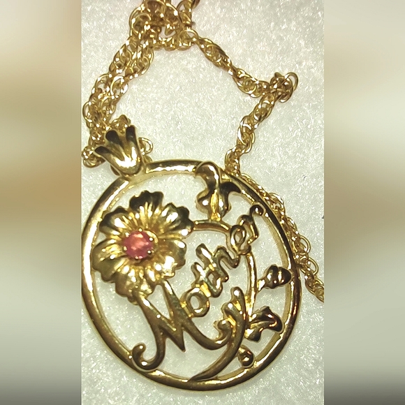 Avon Vintage "Mother" Floral Pendant - Picture 7 of 9